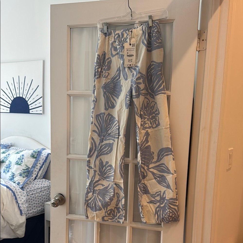 Zara Floral Print Pants in Blue and Cream- new with tags